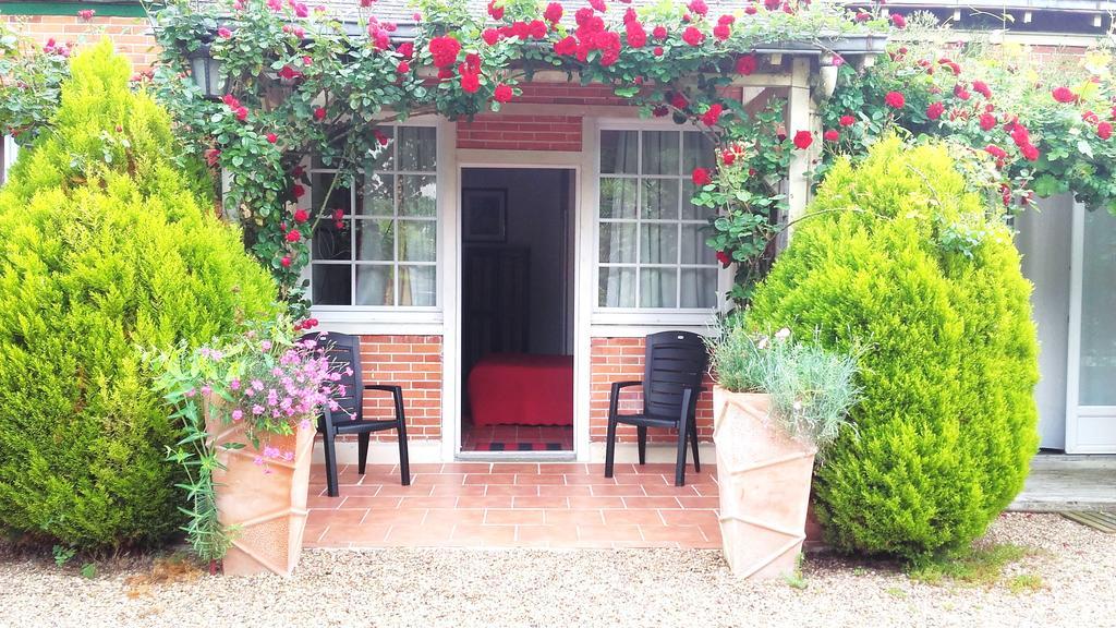 Le Vieux Vauvert Bed & Breakfast Rochecorbon Exterior foto