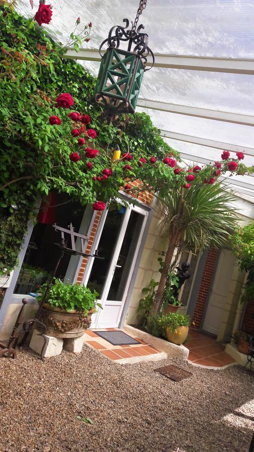 Le Vieux Vauvert Bed & Breakfast Rochecorbon Exterior foto
